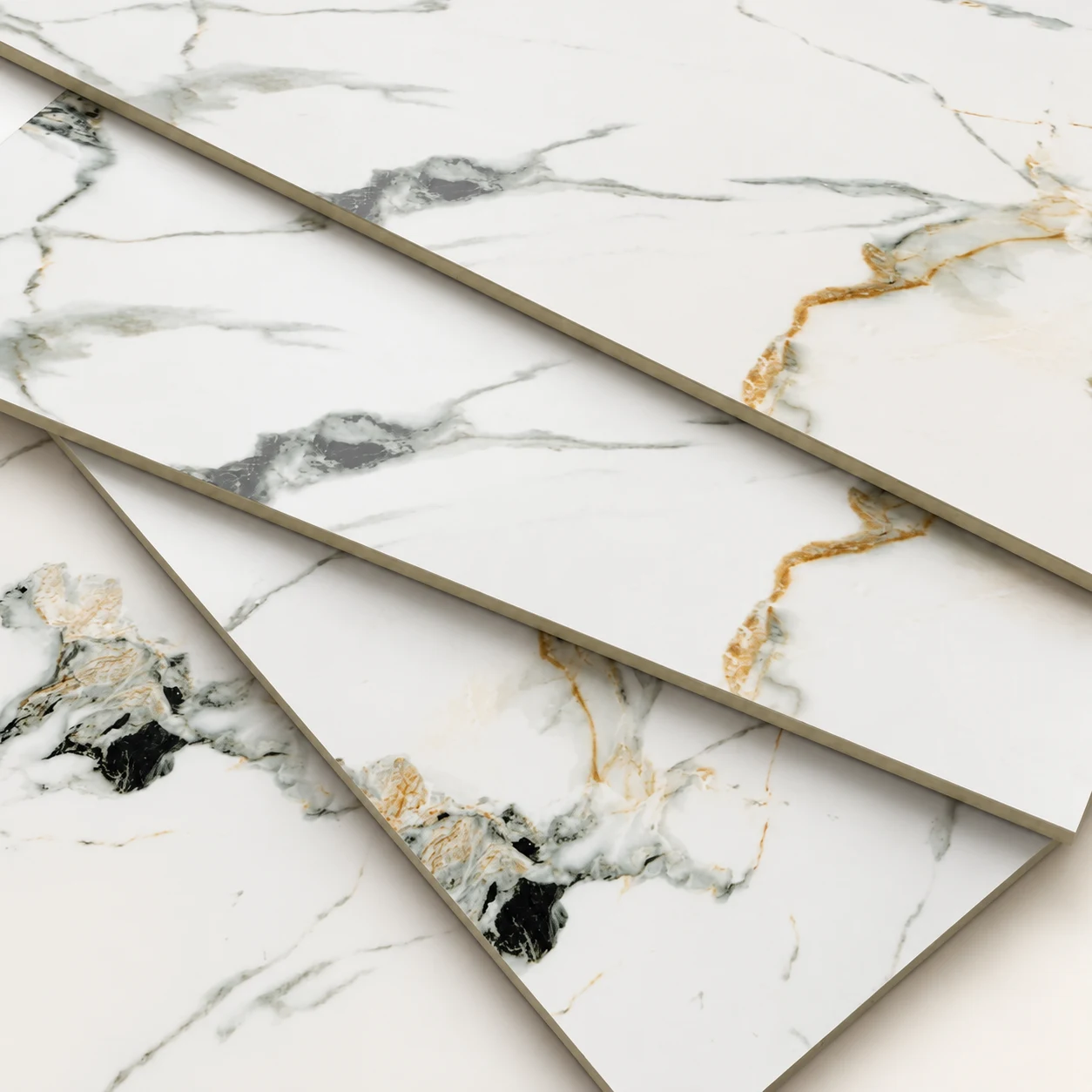 White & gold stone-look panel